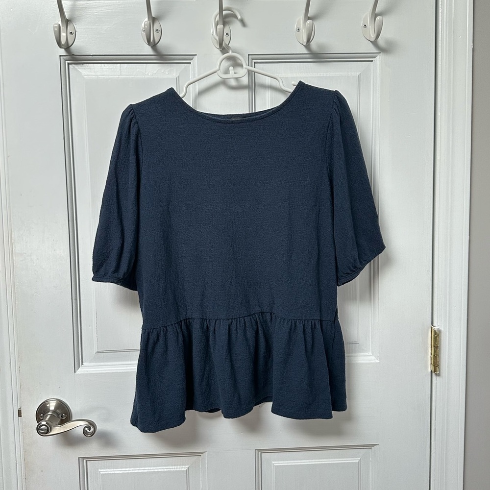 Banana Republic navy textured ruffle hem blouse